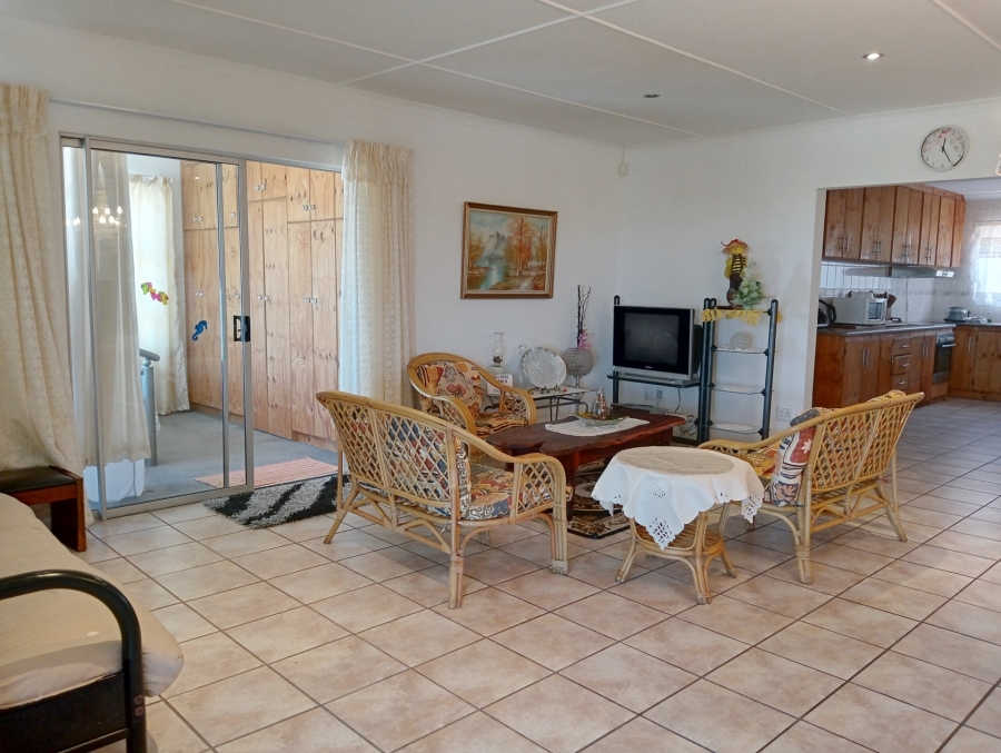 4 Bedroom Property for Sale in Struisbaai Western Cape